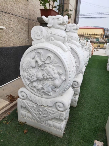 汉白玉祥兽造型抱鼓